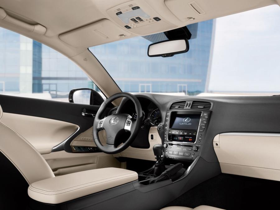  Lexus IS200d 2010 года  (фото 3 из 19)